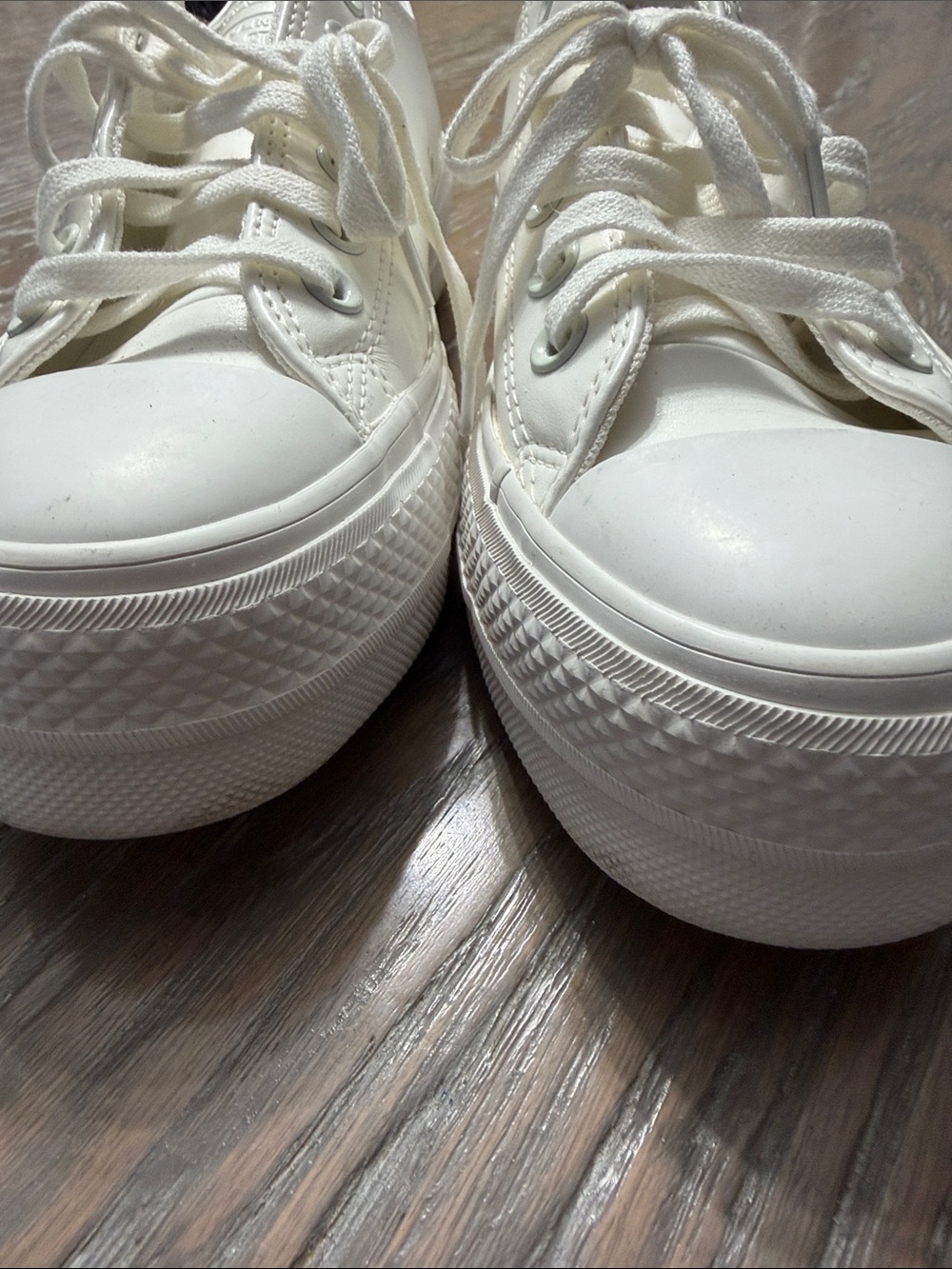 Converse Women's Low-Top leather Sneakers White women’s 7.5 - Picture 9 of 10